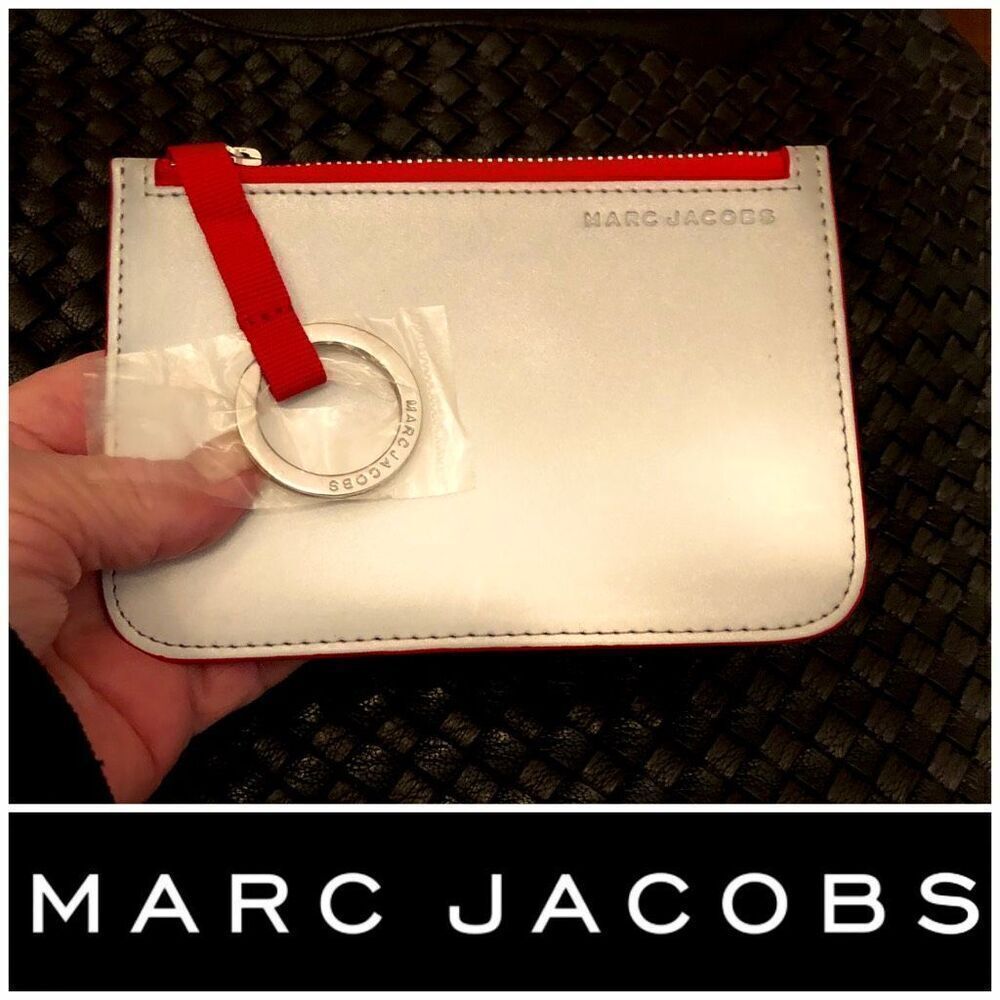 MARC JACOBS - NWOT - Card Case/Key Pouch in Smooth Silver Leather with Red Trim